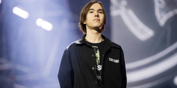 EDward Gaming 被击倒了！ ThunderTalk Gaming 的四连击飞行阵容激活了